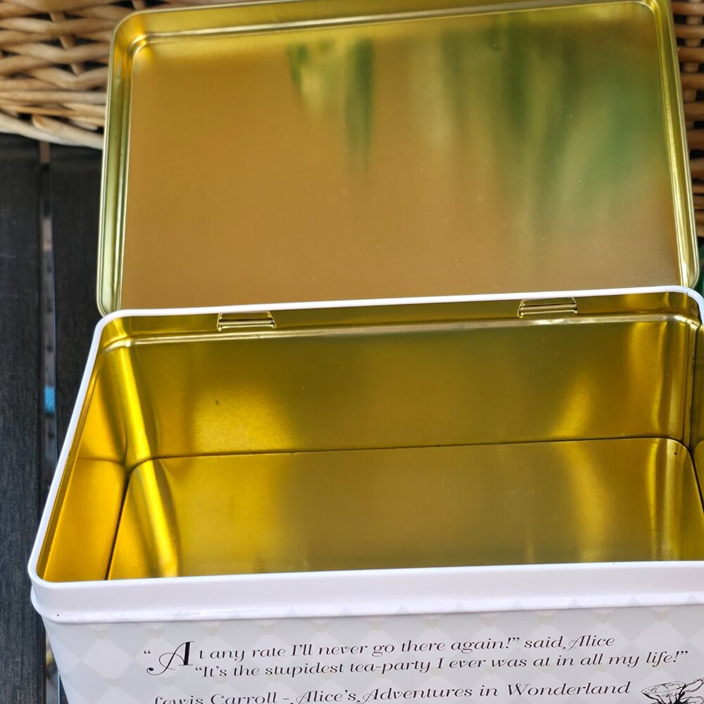 Alice Adventures in Wonderland empty metal tin - Picture 10 of 12